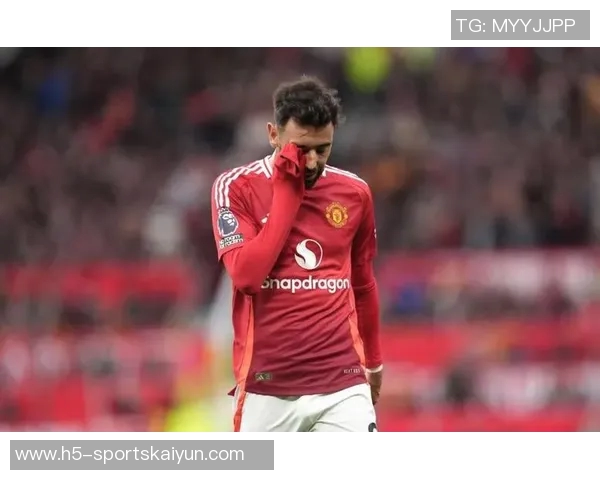 B费调侃B席场上抱怨更甚自己引发球迷热议